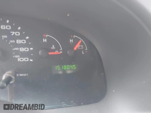 2006 Ford Econoline Passenger XL with VIN 1FBNE31L56HA25492, listed as a IAAI auction lot 42059914 with 151,804 mi miles. Bid and sale history available at carsss.com. Image 7.