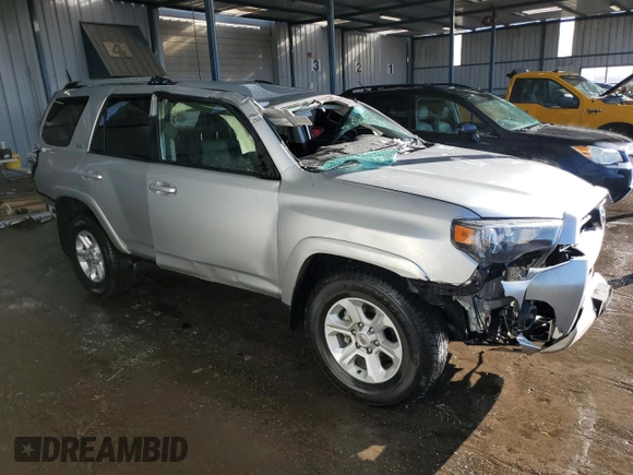 2024 Toyota 4Runner SR5 with VIN JTEEU5JR1R5313865, listed as a Copart auction lot 42322245 with 14,672 mi miles and Salvage title. Bid and sale history available at DreamBid. Image 4.