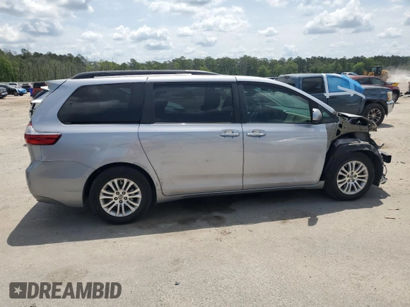 2017 Toyota Sienna XLE Auto Access Seat z VIN 5TDYZ3DC4HS777756, wystawiony jako Copart lot #54492365 z przebiegiem 183 890 mil mil oraz Czysty tytuł • Clean title. Historia ofert i sprzedaży dostępna na DreamBid. Obrazek 3.