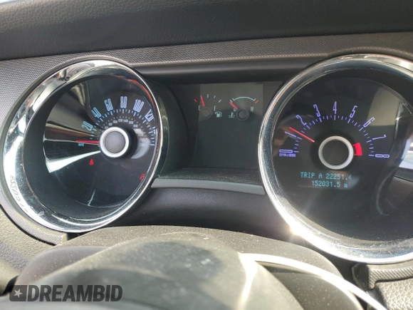 2013 Ford Mustang V6 с VIN 1ZVBP8AM2D5280255, выставлен на аукционе Copart как лот 62269195 с пробегом 152 031 миль миль и Чистый • Clean title. История ставок и продаж доступна на DreamBid. Изображение 9.