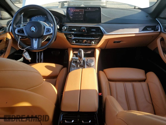 2022 BMW 5 Series 530i xDrive z VIN WBA13BJ00NCJ40607, wystawiony jako Copart lot #54605845 z przebiegiem 27 920 mil mil oraz Szkoda całkowita • Salvage title. Historia ofert i sprzedaży dostępna na DreamBid. Obrazek 8.