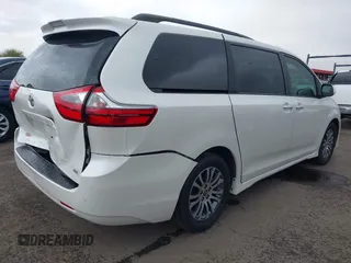2020 Toyota Sienna XLE Auto Access Seat with VIN 5TDYZ3DC4LS080497, listed as a IAAI auction lot 41802566 with 74,049 mi miles. Bid and sale history available at carsss.com. Image 4.