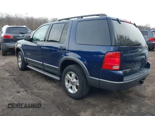 2004 Ford Explorer XLT z VIN 1FMZU73W44UA79929, wystawiony jako IAAI lot #41612541 z przebiegiem 142 867 mil mil oraz . Historia ofert i sprzedaży dostępna na DreamBid. Obrazek 3.