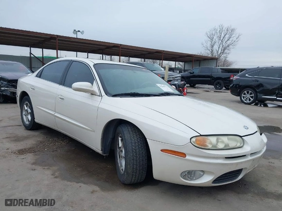 2002 Oldsmobile Aurora with VIN 1G3GR64H124127052, listed as a IAAI auction lot 41646711 with 198,141 mi miles. Bid and sale history available at carsss.com. Image 1.