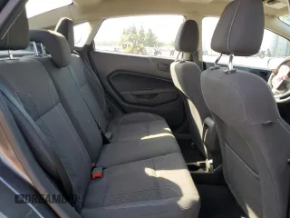 2019 Ford Fiesta SE z VIN 3FADP4BJ4KM106189, wystawiony jako Copart lot #57913315 z przebiegiem Nie podano mil oraz Szkoda całkowita • Salvage title. Historia ofert i sprzedaży dostępna na DreamBid. Obrazek 10.