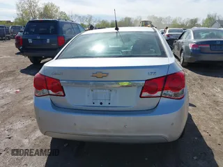 2011 Chevrolet Cruze LTZ z VIN 1G1PH5S9XB7141998, wystawiony jako IAAI lot #42160299 z przebiegiem Nie podano mil oraz . Historia ofert i sprzedaży dostępna na DreamBid. Obrazek 16.