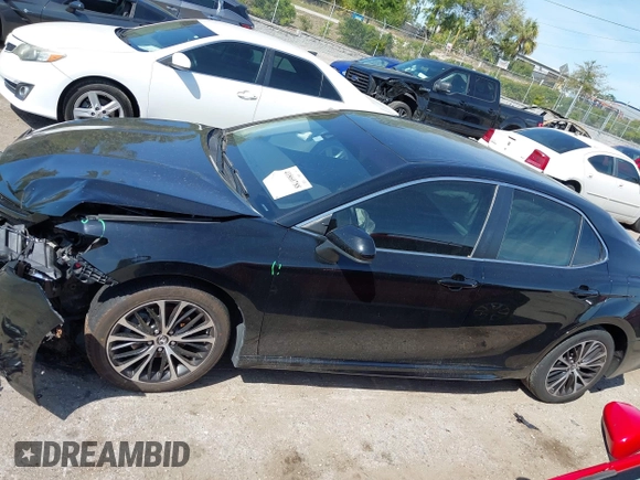 2018 Toyota Camry LE with VIN 4T1B11HK9JU606226, listed as a IAAI auction lot 41860788 with 95,168 mi miles. Bid and sale history available at carsss.com. Image 14.