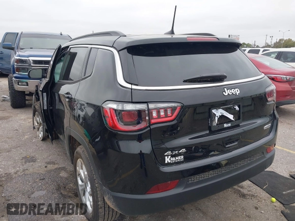 2025 Jeep Compass Latitude with VIN 3C4NJDBN1ST518028, listed as a IAAI auction lot 41096283 with 1,402 mi miles and . Bid and sale history available at DreamBid. Image 3.