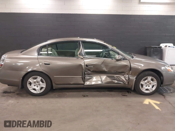 2003 Nissan Altima S with VIN 1N4AL11E53C354648, listed as a IAAI auction lot 41801992 with 172,010 mi miles. Bid and sale history available at carsss.com. Image 13.