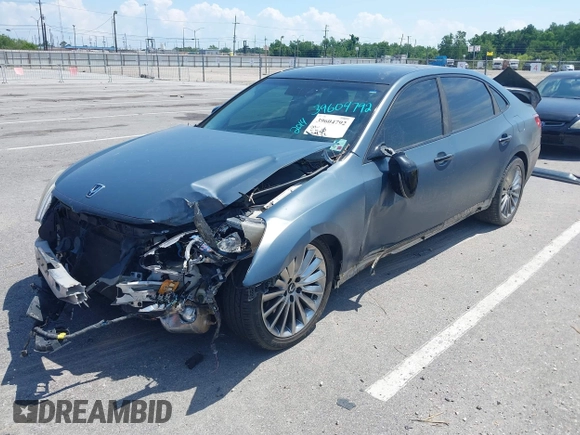 2014 Hyundai Equus Signature with VIN KMHGH4JH4EU082362, listed as a IAAI auction lot 40009982 with 104,388 mi miles and . Bid and sale history available at DreamBid. Image 2.