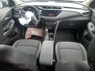 2021 Buick Encore GX Select z VIN KL4MMDS21MB058831, wystawiony jako Copart lot #58732695 z przebiegiem 31 989 mil mil oraz Szkoda całkowita • Salvage title. Historia ofert i sprzedaży dostępna na DreamBid. Obrazek 8.