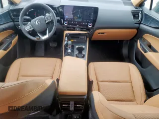 2025 Lexus NX 350 Premium z VIN 2T2GGCEZ7SC077889, wystawiony jako Copart lot #58915805 z przebiegiem 4 501 mil mil oraz Szkoda całkowita • Salvage title. Historia ofert i sprzedaży dostępna na DreamBid. Obrazek 8.
