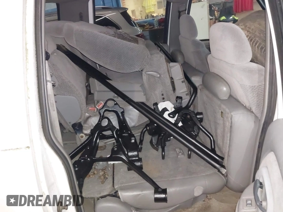 1997 Chevrolet Suburban with VIN 3GNGK26R2VG154004, listed as a IAAI auction lot 42255578 with 213,345 mi miles and . Bid and sale history available at DreamBid. Image 8.