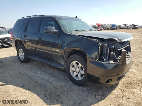 2011 GMC Yukon SLE with VIN 1GKS2AE01BR358079, listed as a Copart auction lot 68668824 with 185,739 mi miles and Salvage Title. Bid and sale history available at carsss.com. Image 4.