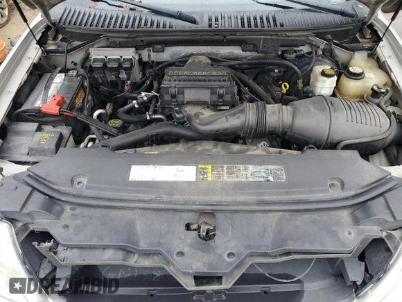 2006 Lincoln Navigator Luxury with VIN 5LMFU27516LJ14665, listed as a Copart auction lot 81501094 with 177,122 mi miles and Salvage Title. Bid and sale history available at carsss.com. Image 13.