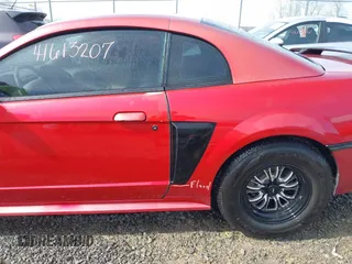 2001 Ford Mustang GT Deluxe with VIN 1FAFP42X11F255588, listed as a IAAI auction lot 41613207 with 203,244 mi miles. Bid and sale history available at carsss.com. Image 6.