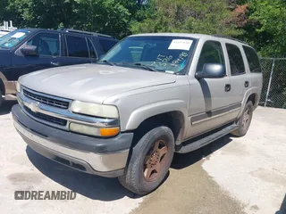 2004 Chevrolet Tahoe LS z VIN 1GNEC13V34J194198, wystawiony jako IAAI lot #42225110 z przebiegiem 359 257 mil mil oraz . Historia ofert i sprzedaży dostępna na DreamBid. Obrazek 2.
