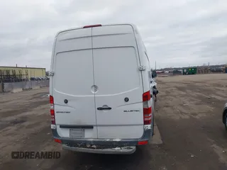 2014 Mercedes-Benz Sprinter Cargo EXT with VIN WD3PE8DC4E5874522, listed as a IAAI auction lot 41846086 with 347,045 mi miles. Bid and sale history available at carsss.com. Image 16.