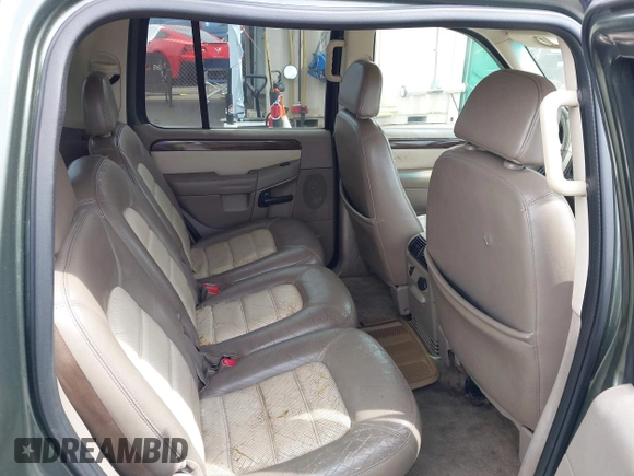 2002 Ford Explorer Eddie Bauer с VIN 1FMDU74E02ZB39477, выставлен на аукционе IAAI как лот 42583278 с пробегом Не указан миль и . История ставок и продаж доступна на DreamBid. Изображение 8.
