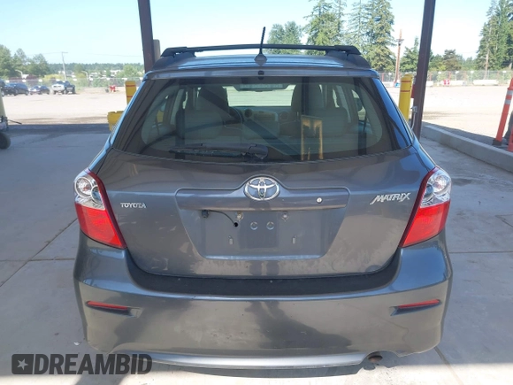 2010 Toyota Matrix z VIN 2T1KU4EE4AC284880, wystawiony jako IAAI lot #42408735 z przebiegiem 140 127 mil mil oraz . Historia ofert i sprzedaży dostępna na DreamBid. Obrazek 16.