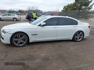 2013 BMW 7 Series 750Li xDrive with VIN WBAYF8C59DD141068, listed as a IAAI auction lot 41868043 with 92,727 mi miles. Bid and sale history available at carsss.com. Image 14.