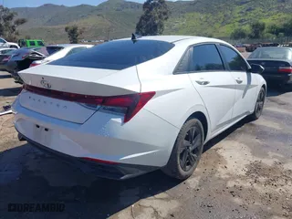 2021 Hyundai Elantra SEL with VIN 5NPLM4AG8MH013253, listed as a IAAI auction lot 41848638 with 47,660 mi miles. Bid and sale history available at carsss.com. Image 4.
