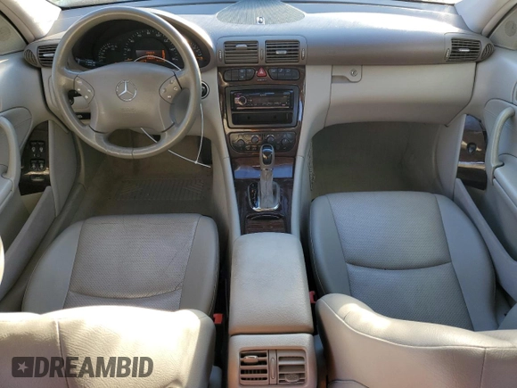 2002 Mercedes-Benz C 230/260/280/320 with VIN WDBRF61J32E003687, listed as a Copart auction lot 47209285 with 156,561 mi miles and Salvage Title. Bid and sale history available at DreamBid. Image 8.