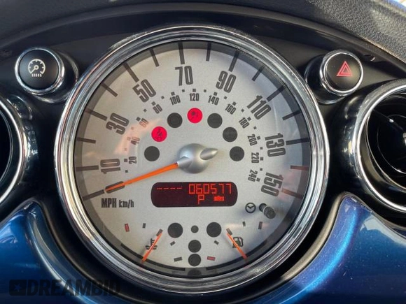 2007 MINI Convertible с VIN WMWRF33577TG17466, выставлен на аукционе Copart как лот 42860175 с пробегом 60 577 миль миль и Чистый • Clean title. История ставок и продаж доступна на DreamBid. Изображение 8.