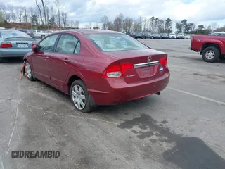 2009 Honda Civic LX z VIN 1HGFA16529L000403, wystawiony jako IAAI lot #41817223 z przebiegiem 85 775 mil mil oraz . Historia ofert i sprzedaży dostępna na DreamBid. Obrazek 3.