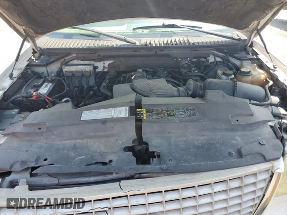 2003 Ford Expedition Eddie Bauer z VIN 1FMFU17L83LA96334, wystawiony jako Copart lot #58755595 z przebiegiem 200 554 mil mil oraz Szkoda całkowita • Salvage title. Historia ofert i sprzedaży dostępna na DreamBid. Obrazek 12.