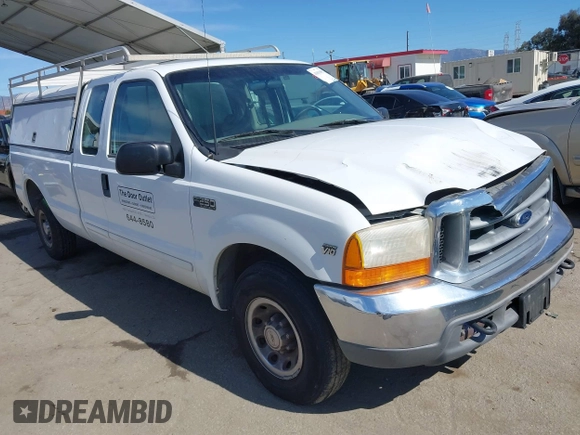 2001 Ford Super Duty F-250 XL with VIN 1FTNX20S11EA60775, listed as a IAAI auction lot 41631692 with 151,485 mi miles. Bid and sale history available at carsss.com. Image 1.