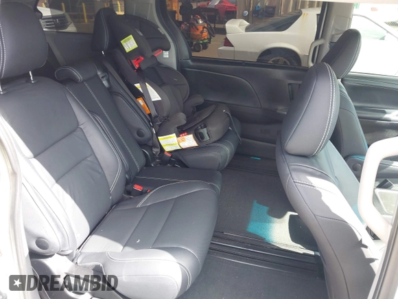 2017 Toyota Sienna SE with VIN 5TDXZ3DC6HS899952, listed as a IAAI auction lot 42444074 with 42,951 mi miles and . Bid and sale history available at DreamBid. Image 8.