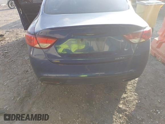 2015 Chrysler 200 S with VIN 1C3CCCBBXFN658834, listed as a IAAI auction lot 40692713 with 144,128 mi miles and . Bid and sale history available at DreamBid. Image 15.