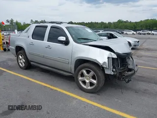 2013 Chevrolet Avalanche LT with VIN 3GNMCFE08DG289092, listed as a IAAI auction lot 42090240 with 143,588 mi miles and . Bid and sale history available at DreamBid. Image 1.