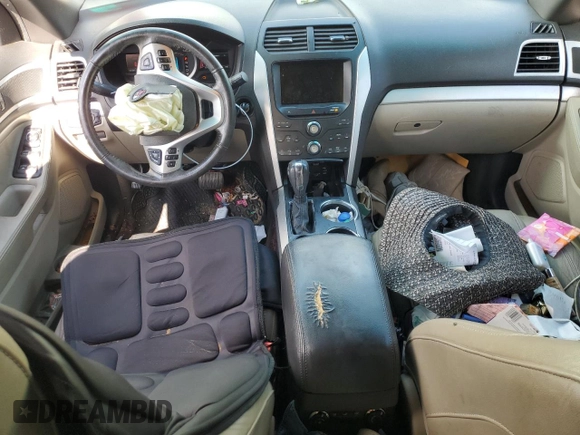 2012 Ford Explorer XLT z VIN 1FMHK7D85CGA27580, wystawiony jako Copart lot #55225325 z przebiegiem 196 446 mil mil oraz Szkoda całkowita • Salvage title. Historia ofert i sprzedaży dostępna na DreamBid. Obrazek 8.