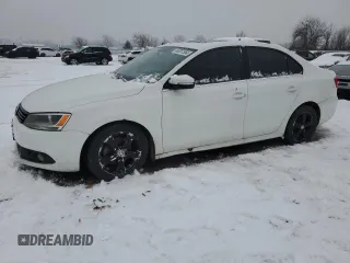 2014 Volkswagen Jetta Comfortline z VIN 3VWDL7AJ9EM398898, wystawiony jako Copart lot #86367554 z przebiegiem Nie podano mil oraz Czysty tytuł • Clean title. Historia ofert i sprzedaży dostępna na DreamBid. Obrazek 1.