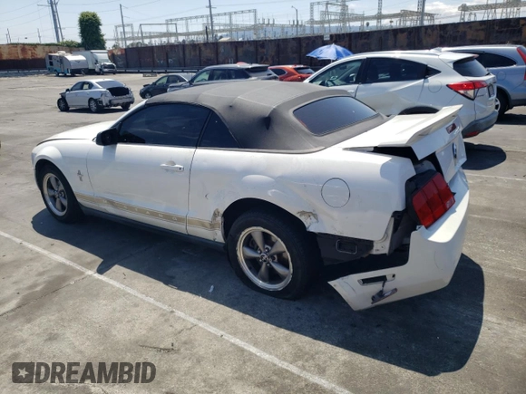 2006 Ford Mustang Standard z VIN 1ZVHT84N665237941, wystawiony jako Copart lot #55253585 z przebiegiem 171 923 mil mil oraz Szkoda całkowita • Salvage title. Historia ofert i sprzedaży dostępna na DreamBid. Obrazek 2.