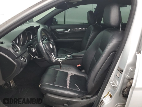 2014 Mercedes-Benz C 250 Sport with VIN WDDGF4HB8EA959924, listed as a Copart auction lot 62961665 with 181,528 mi miles and Clean title. Bid and sale history available at DreamBid. Image 7.