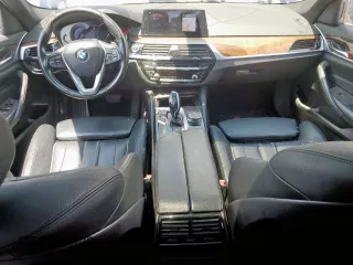 2017 BMW 5 Series 530i z VIN WBAJA5C31HG894451, wystawiony jako Copart lot #63551285 z przebiegiem 163 493 mil mil oraz Czysty tytuł • Clean title. Historia ofert i sprzedaży dostępna na DreamBid. Obrazek 8.