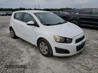 2016 Chevrolet Sonic LS z VIN 1G1JA6SH7G4175526, wystawiony jako Copart lot #55615685 z przebiegiem 178 691 mil mil oraz Czysty tytuł • Clean title. Historia ofert i sprzedaży dostępna na DreamBid. Obrazek 4.