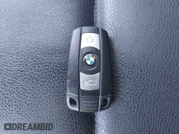 2011 BMW 3 Series 328i xDrive with VIN WBAPK7C57BA819476, listed as a IAAI auction lot 41998058 with 150,412 mi miles. Bid and sale history available at carsss.com. Image 11.