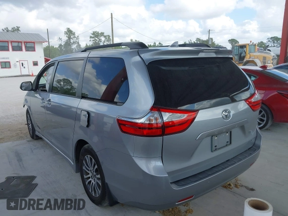 2018 Toyota Sienna XLE Auto Access Seat with VIN 5TDYZ3DC4JS941562, listed as a IAAI auction lot 41569858 with 76,439 mi miles. Bid and sale history available at carsss.com. Image 3.