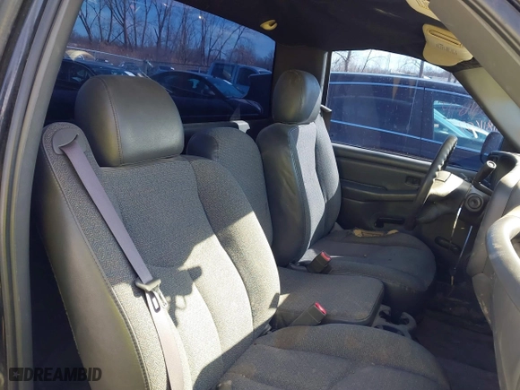 2006 Chevrolet Silverado 1500 Work Truck with VIN 3GCEC14X76G213817, listed as a IAAI auction lot 41817367 with 181,860 mi miles. Bid and sale history available at carsss.com. Image 8.