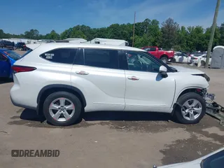 2022 Toyota Highlander L z VIN 5TDCZRBHXNS184202, wystawiony jako IAAI lot #42292281 z przebiegiem 15 141 mil mil oraz . Historia ofert i sprzedaży dostępna na DreamBid. Obrazek 14.