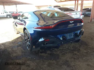 2019 Aston Martin Vantage z VIN SCFSMGAW3KGN00836, wystawiony jako IAAI lot #41974894 z przebiegiem 16 835 mil mil oraz . Historia ofert i sprzedaży dostępna na DreamBid. Obrazek 3.
