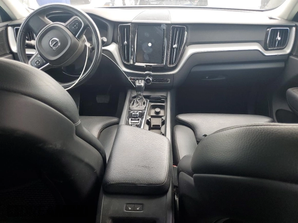 2019 Volvo XC60 Momentum with VIN LYVA22RK6KB224197, listed as a Copart auction lot 58830665 with Not provided miles and Clean title. Bid and sale history available at DreamBid. Image 8.