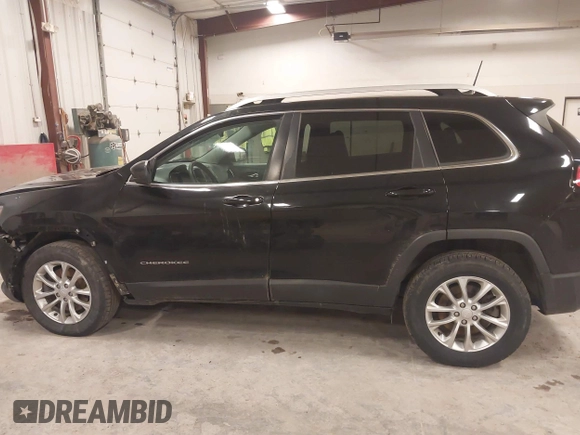 2019 Jeep Cherokee Latitude with VIN 1C4PJMCX6KD218841, listed as a IAAI auction lot 41826614 with 110,109 mi miles and . Bid and sale history available at DreamBid. Image 14.