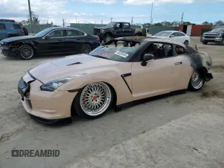 2009 Nissan GT-R Premium z VIN JN1AR54F89M252092, wystawiony jako Copart lot #46330405 z przebiegiem Nie podano mil oraz Nie do naprawy. Historia ofert i sprzedaży dostępna na DreamBid. Obrazek 1.
