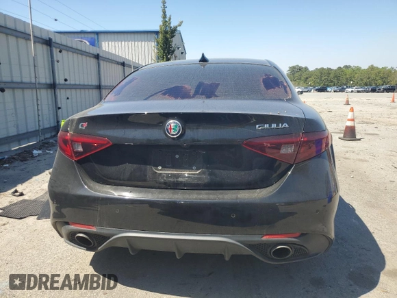 2018 Alfa Romeo Giulia Ti Lusso z VIN ZARFAEEN5J7566856, wystawiony jako Copart lot #52622205 z przebiegiem 68 656 mil mil oraz Szkody całkowita. Historia ofert i sprzedaży dostępna na DreamBid. Obrazek 6.