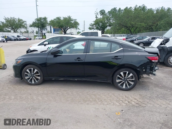 2025 Nissan Sentra SV z VIN 3N1AB8CV9SY292599, wystawiony jako IAAI lot #42399861 z przebiegiem 4 448 mil mil oraz . Historia ofert i sprzedaży dostępna na DreamBid. Obrazek 14.